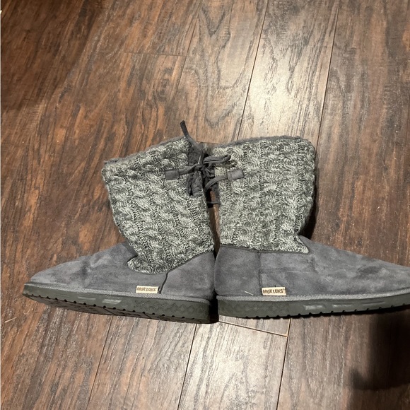 Woman’s muk luks size 10 boots - Picture 1 of 7